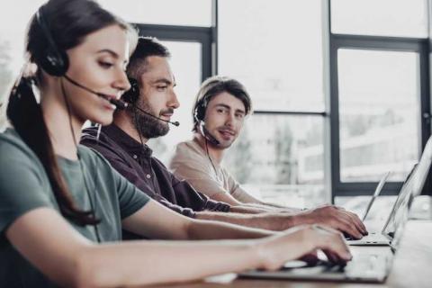 Berufsbild Call Center Mitarbeiter Berufsbild Call Center Mitarbeiter
